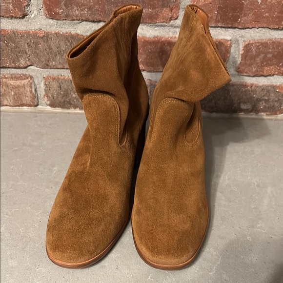 Lucky Brand Tan Heeled Boots with Chunky Block Heel - Picture 9 of 10